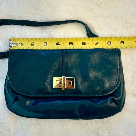EUC: Relic Teal Crossbody Clutch Purse w/ Built in Wallet - Picture 7 of 10